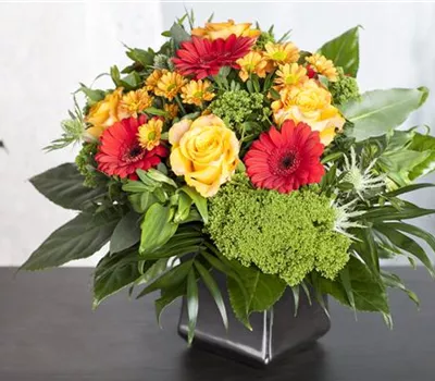 Damit die Schönheit vom Blumenstrauß lange erhalten bleibt Damit die Schönheit vom Blumenstrauß lange erhalten bleibt